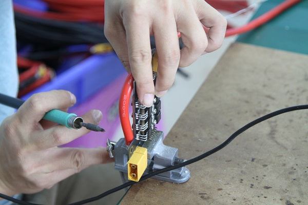 What Type of Spot Welder Will You Choose,Integrated or Foot-Operated Spot Welders?