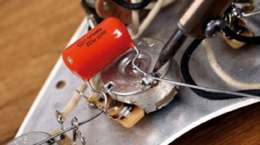 What Kind of Soldering Iron is Good for Electric Guitar Circuit Welding